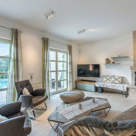 Design And Luxury Villa With Pool Kukci Exteriör bild