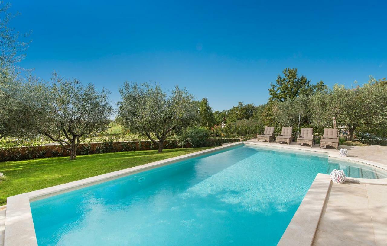 Design And Luxury Villa With Pool Kukci Exteriör bild